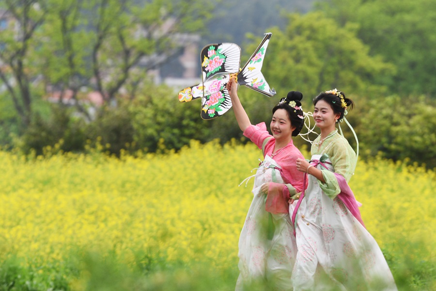 各地推出系列活動吸引游客——“花”為媒釋放文旅消費潛能